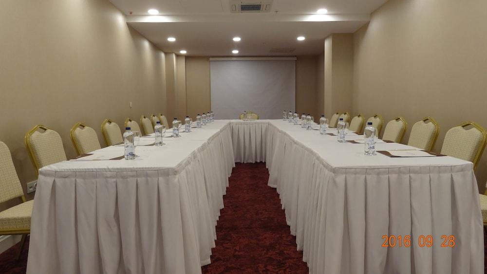 Otel Regard 4*